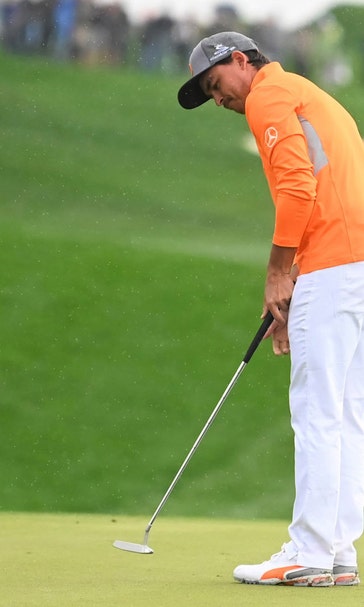 Fowler overcomes strange triple bogey to win Phoenix Open